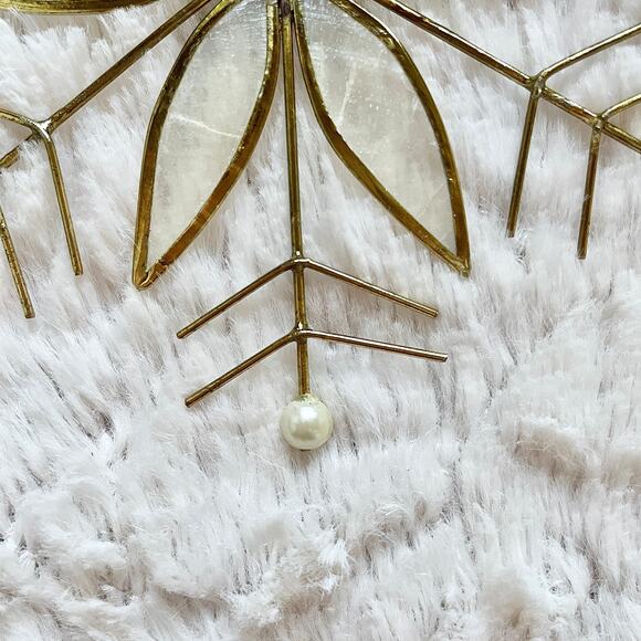 Vintage Christmas Mother-of-Pearl Gold-Tone Snowflake Holiday Ornament - Picture 9 of 15